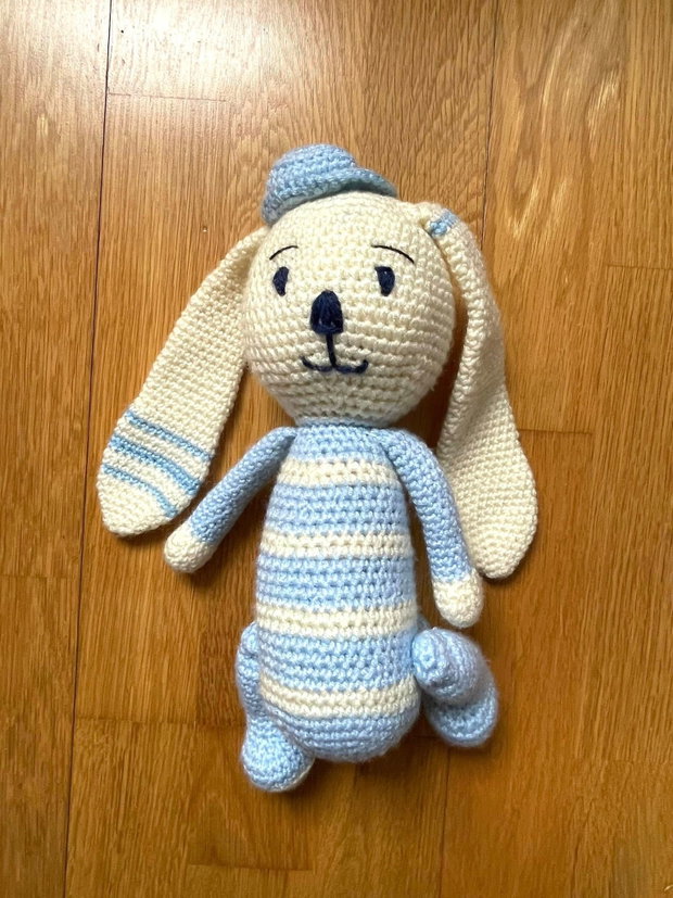 Amigurumi, catel cu urechi lungi, jucarie crosetata