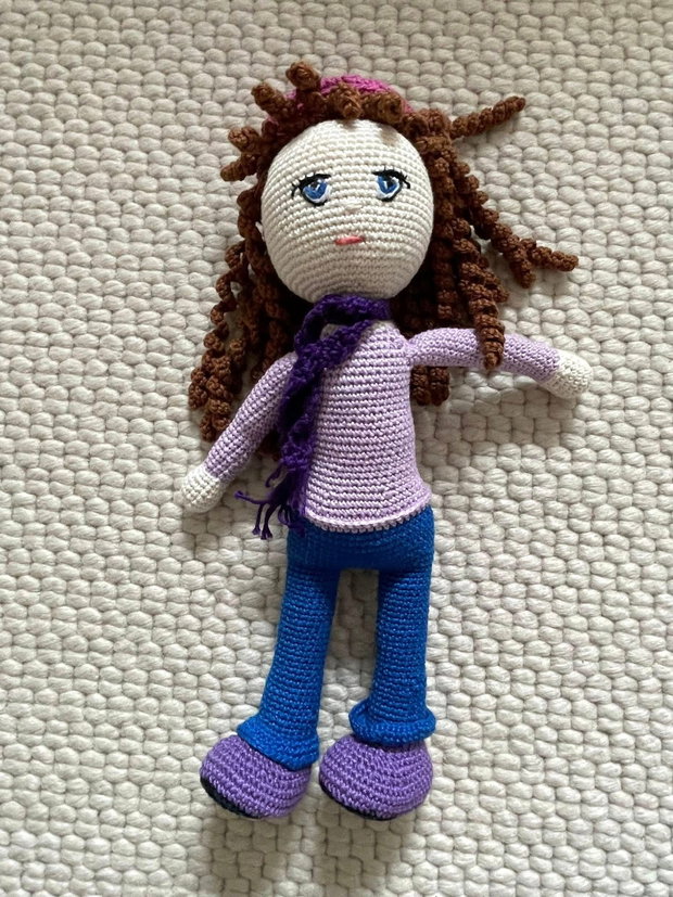 Amigurumi, fata cu basca roz, jucarie crosetata