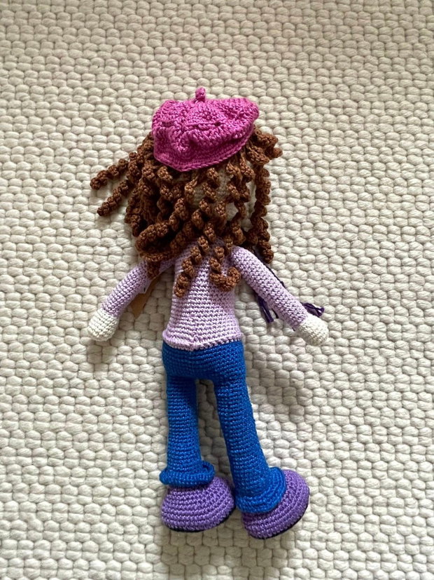 Amigurumi, fata cu basca roz, jucarie crosetata