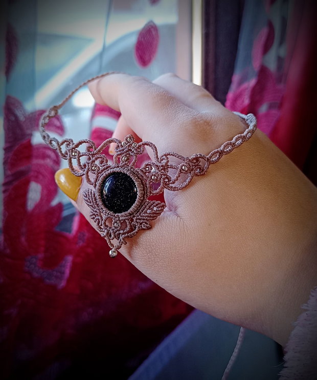 Colier frunze piatra soarelui macrame