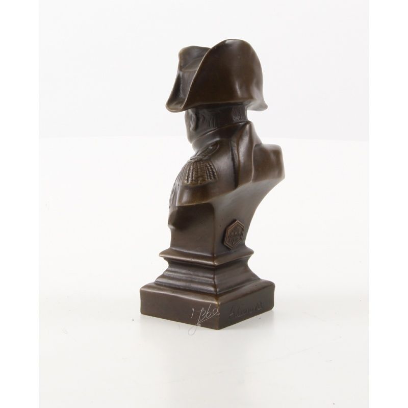 Napoleon-statueta din bronz pe un soclu din marmura