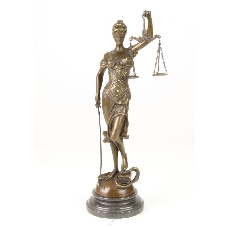 Justitia - statueta din bronz pe un soclu din marmura