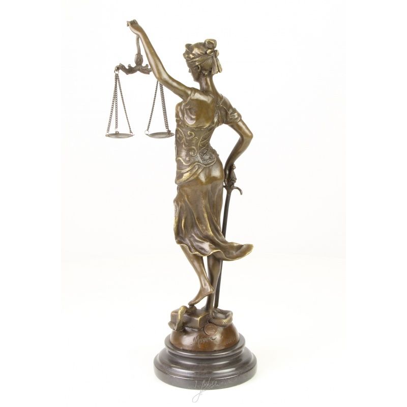 Justitia - statueta din bronz pe un soclu din marmura