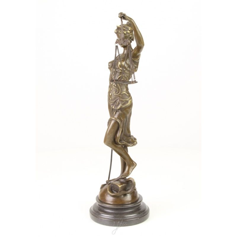 Justitia - statueta din bronz pe un soclu din marmura
