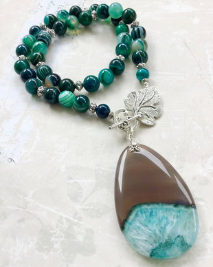 Colier agate dantelă verzi