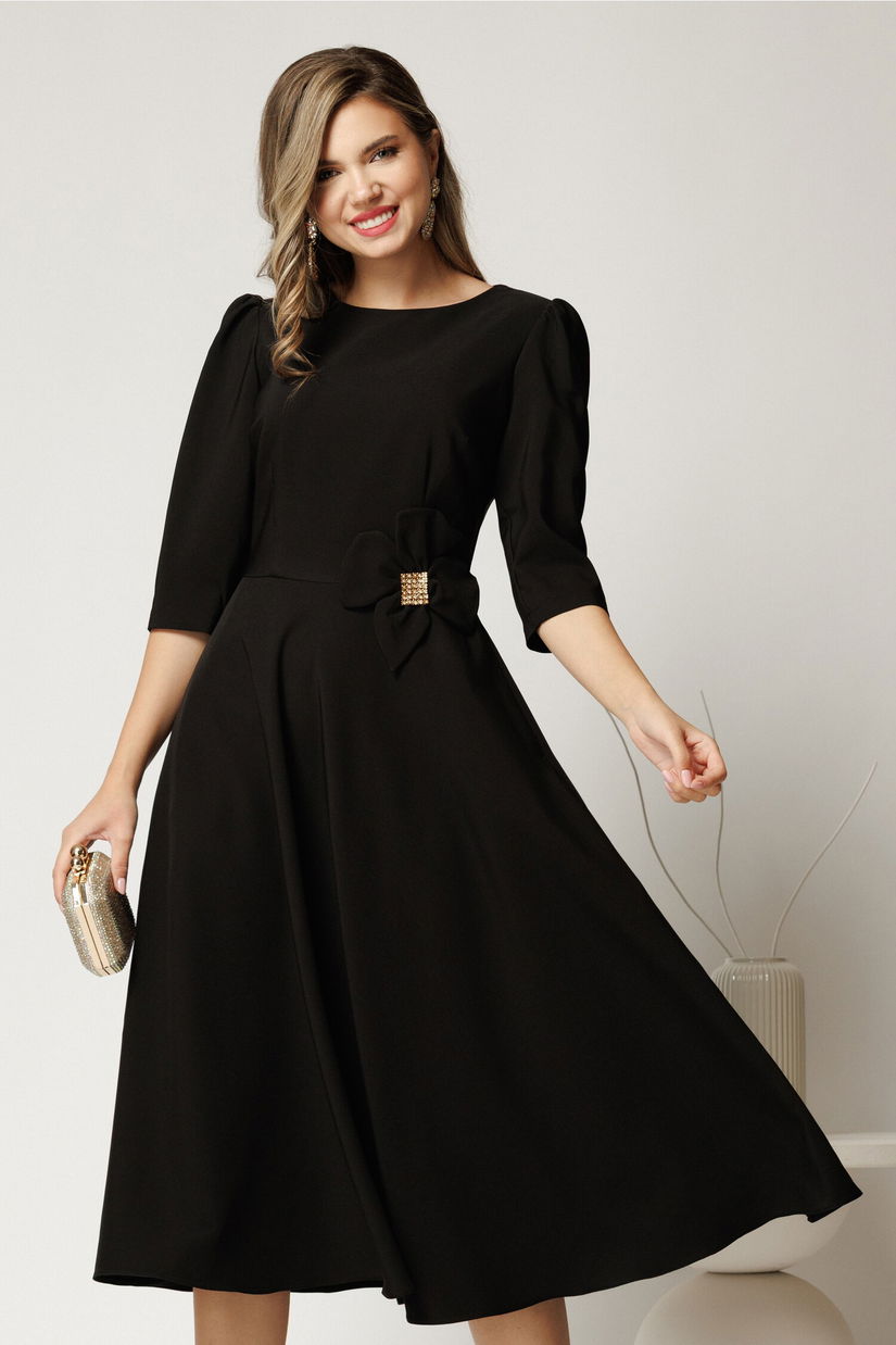 Rochie midi neagra din stofa in clos cu floare in talie