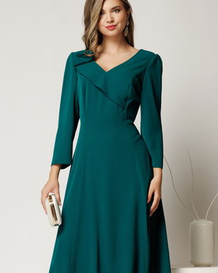 Rochie midi verde din triplu voal cu floare si perle