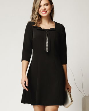 Rochie neagra scurta in clini cu perle la funda
