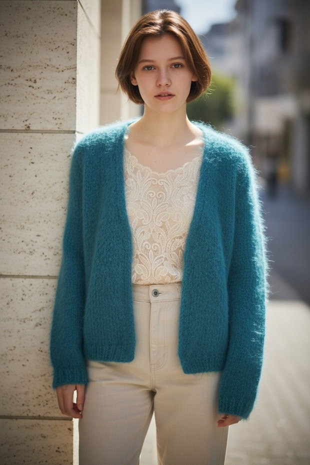 Jachetă/Cardigan Tricotat Manual din Mohair Eleganță și Confort la Superlativ