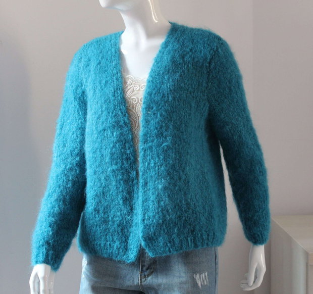 Jachetă/Cardigan Tricotat Manual din Mohair Eleganță și Confort la Superlativ