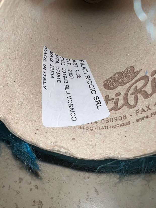 Jachetă/Cardigan Tricotat Manual din Mohair Eleganță și Confort la Superlativ