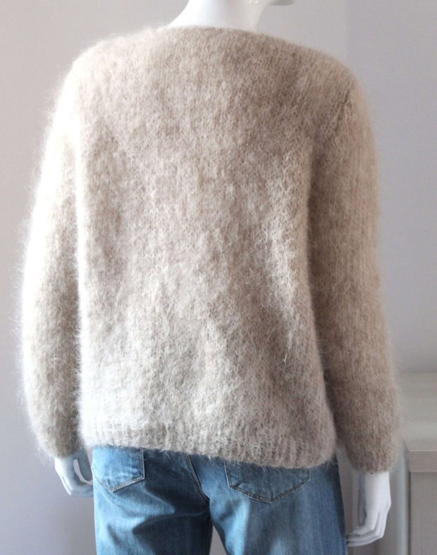 Jachetă/Cardigan Tricotat Manual din Mohair Eleganță și Confort la Superlativ