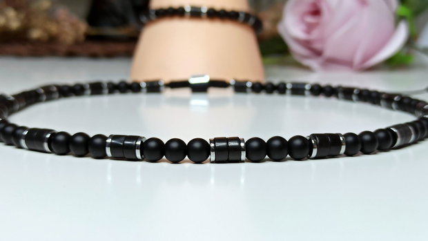 Set sau separat, elegante bijuterii pentru barbati. Colier si bratara onix si hematit.