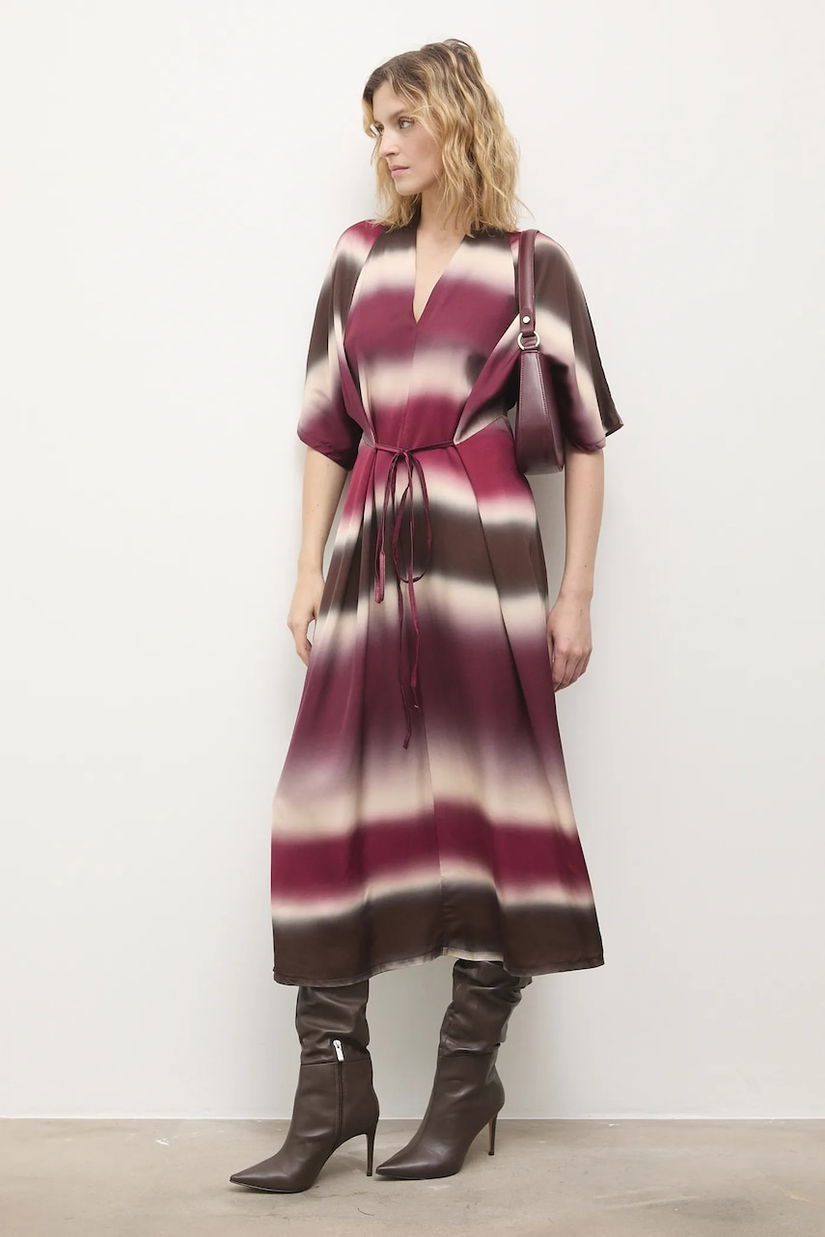Answear.LAB rochie culoarea bordo, midi, drept