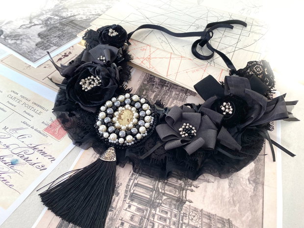 Colier statement '' Brosa cu camee"・Colier cu mix margele negre・Colier statement negru