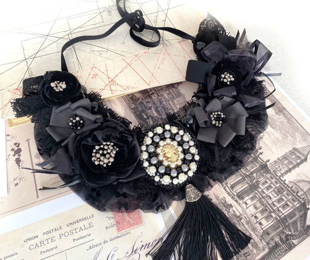 Colier statement '' Brosa cu camee"・Colier cu mix margele negre・Colier statement negru