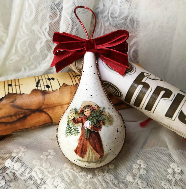 Poveste de iarna - decoratiune in forma de picatura,pentru bradul de Craciun