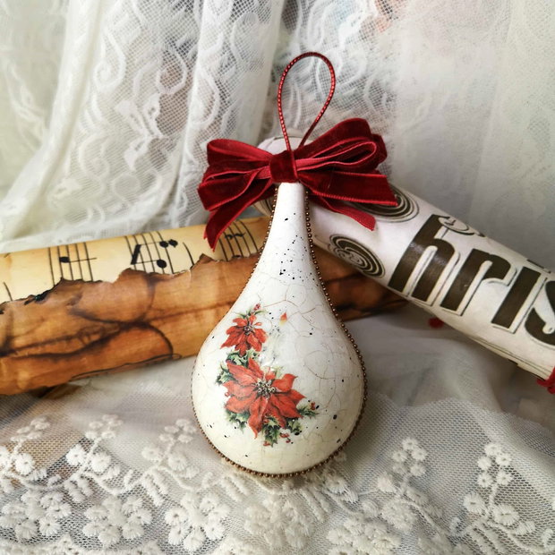 Poveste de iarna - decoratiune in forma de picatura,pentru bradul de Craciun