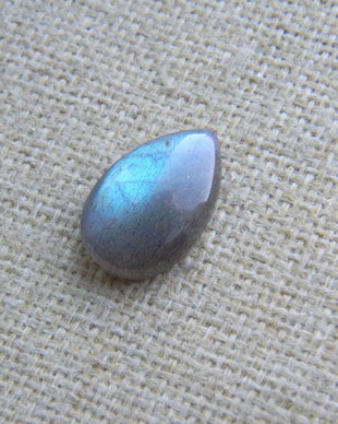 Caboson labradorit (F31-2)