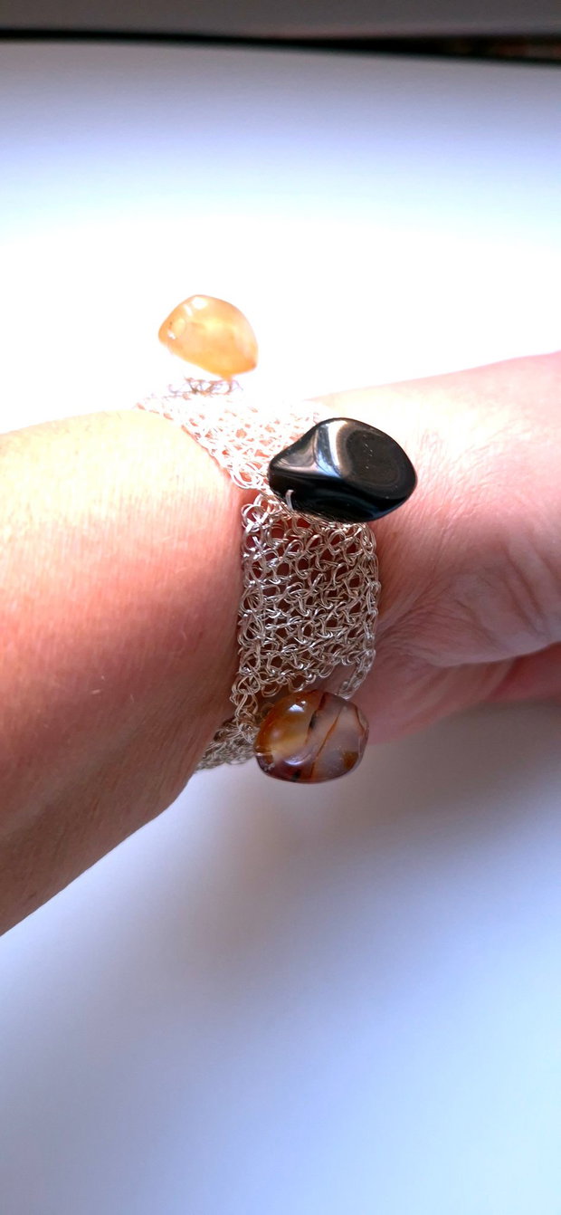 Bratara argintie cu agate