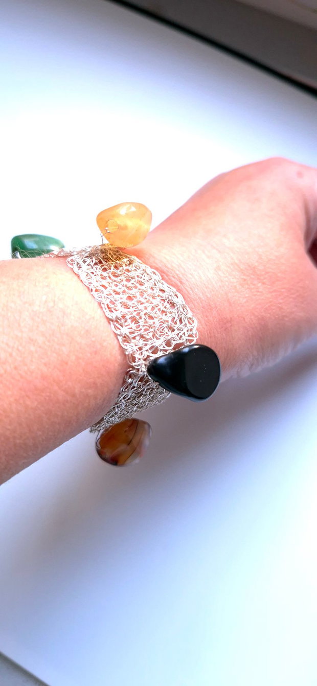 Bratara argintie cu agate
