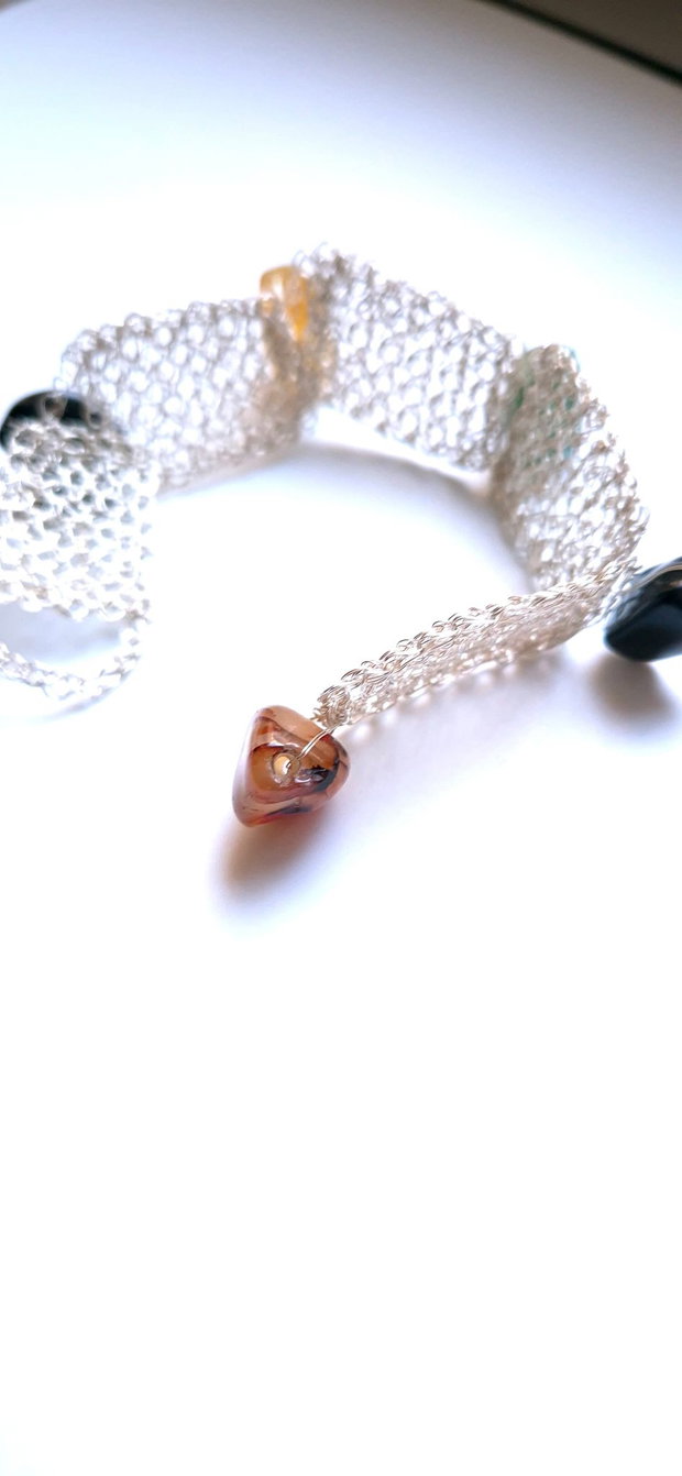 Bratara argintie cu agate