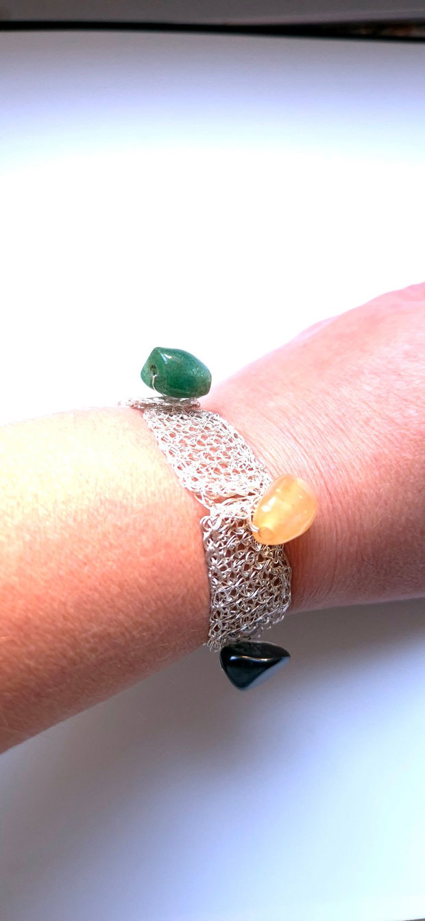 Bratara argintie cu agate