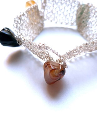 Bratara argintie cu agate