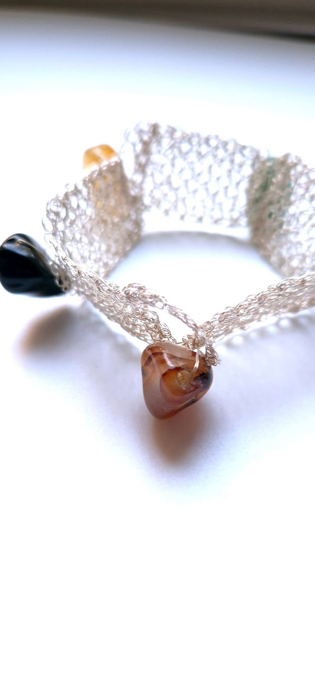 Bratara argintie cu agate