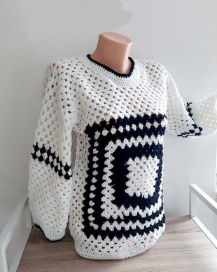 Bluza pulover alb negru crosetat