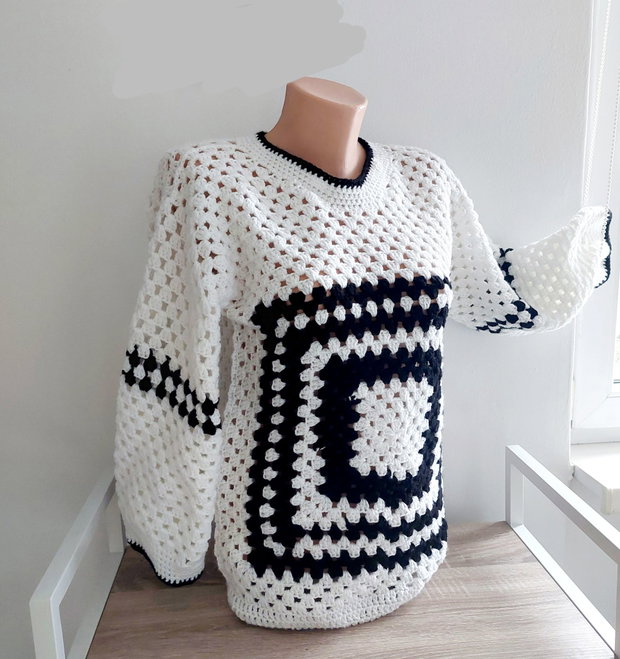 Bluza pulover alb negru crosetat