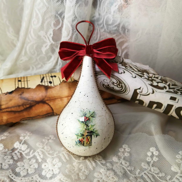 Poveste de iarna - decoratiune in forma de picatura pentru bradul de Craciun