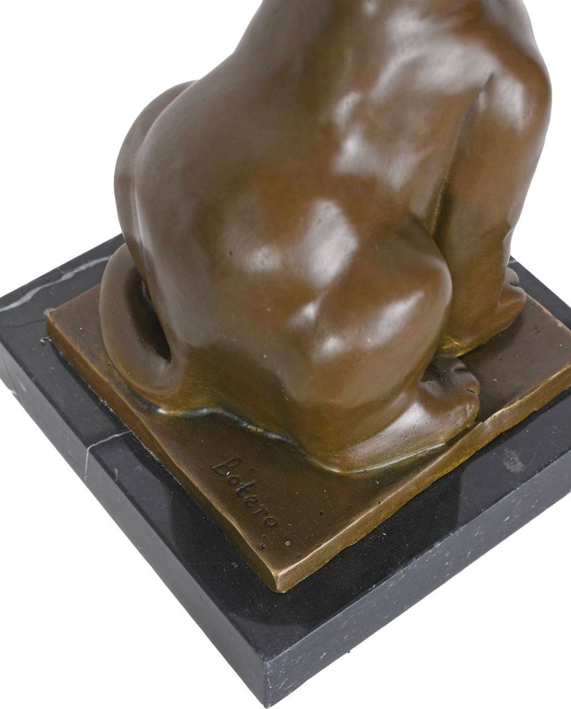 Pisica dolofana-statueta din bronz cu soclu din marmura