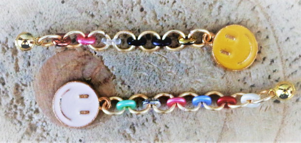 Cercei din sarma,margele one bead multicolore si banuti happy face