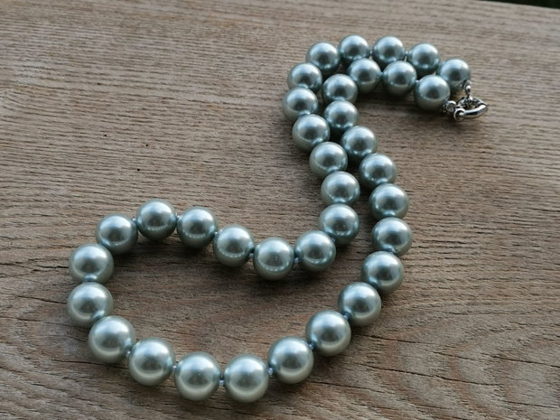 Colier perle sea shell gri