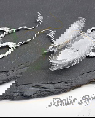 Cercei handmade flori albe verzi plastic reciclat și inox (cod1317)
