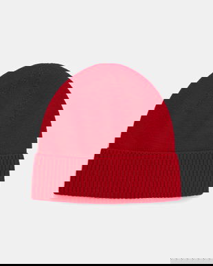 Medicine caciula culoarea rosu