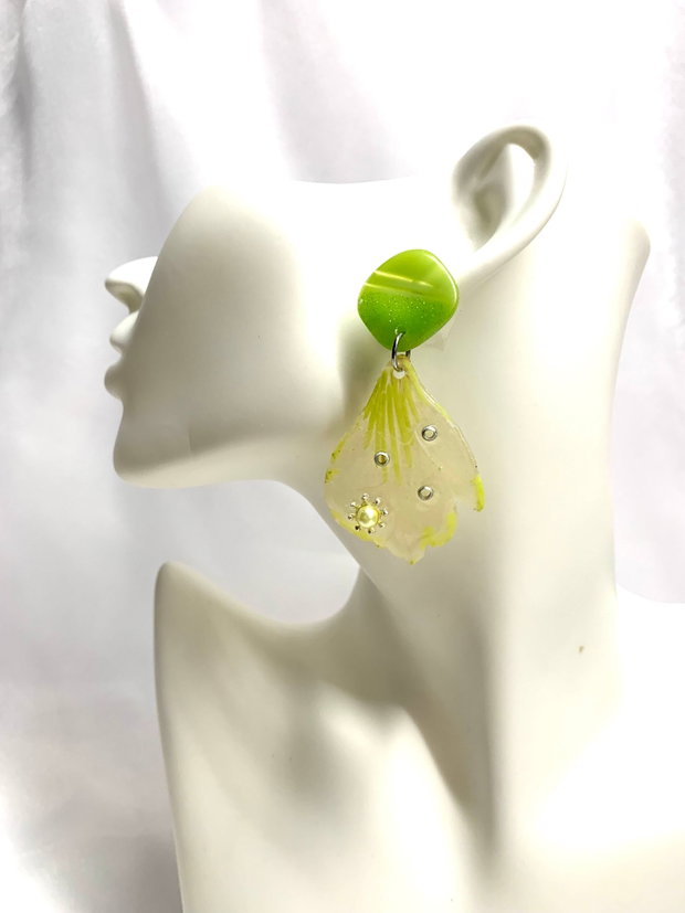 cercei cu flori naturale Bujori 00083