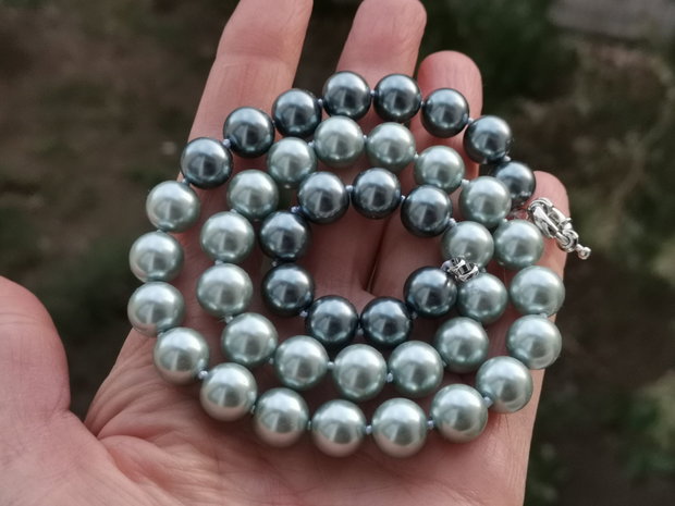 Colier perle sea shell gri