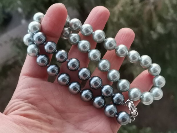Colier perle sea shell gri