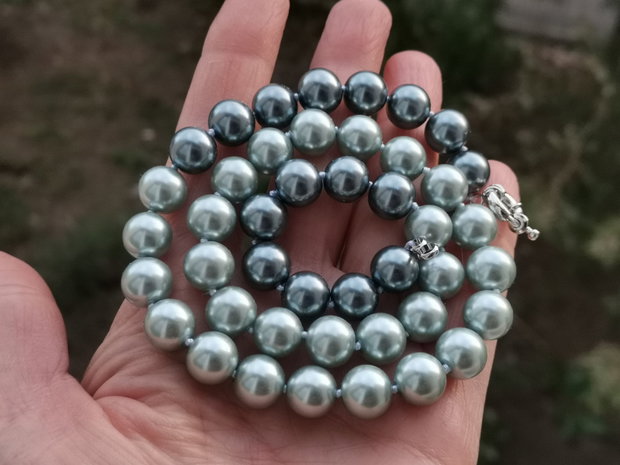Colier perle sea shell gri