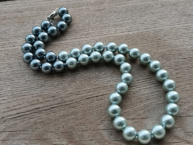 Colier perle sea shell gri