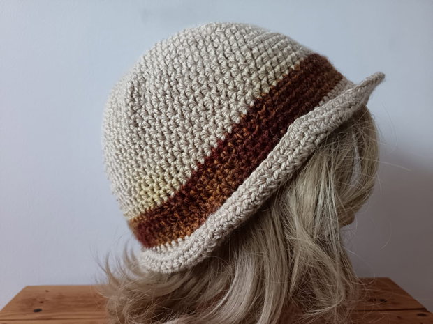 Caciula stil palarie, Beanie