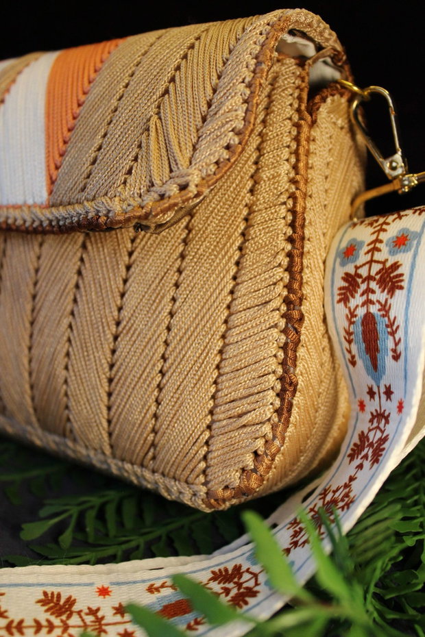 Geanta model traditional