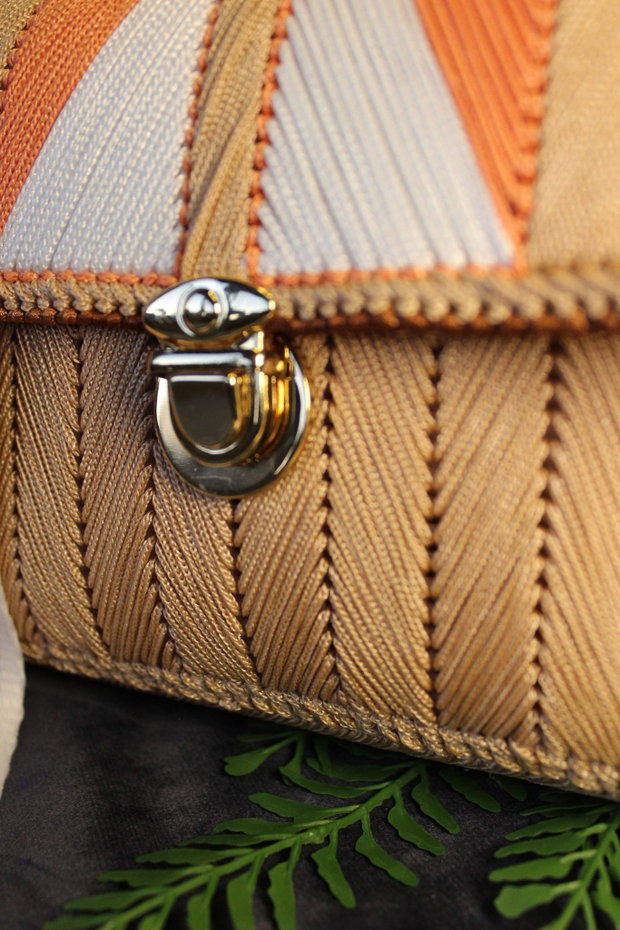 Geanta model traditional