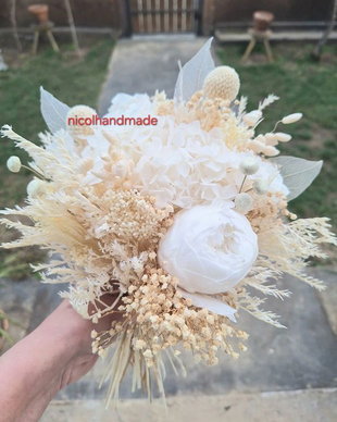 Buchet mireasa alb / Buchet mireasa bujori