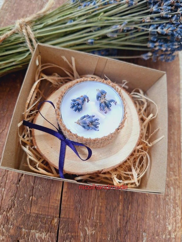 Marturii lumânări cu miros intens de lavanda