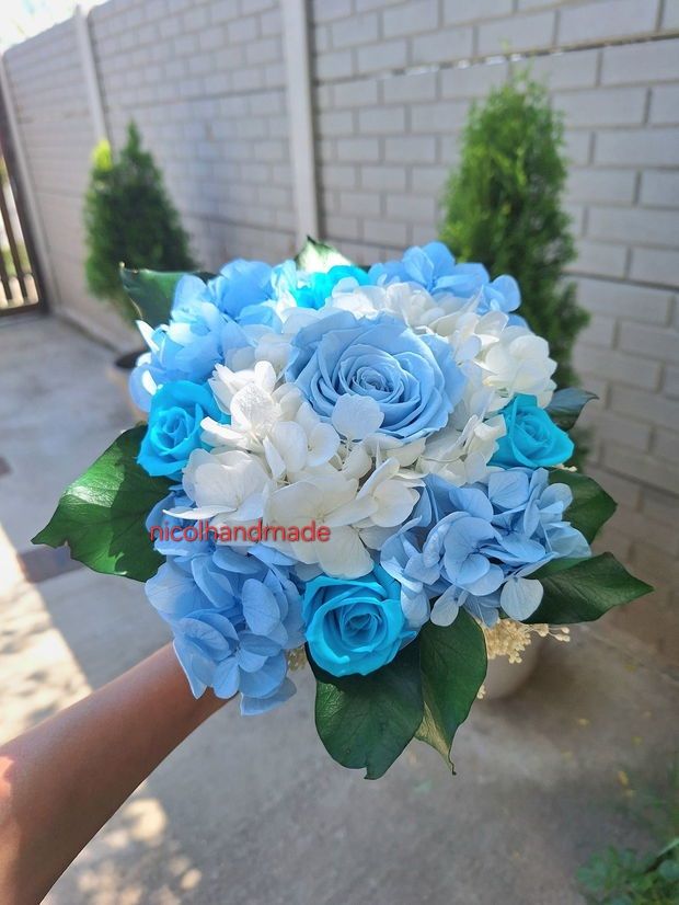 Buchet mireasa albastru / Buchet mireasa trandafiri albaștri