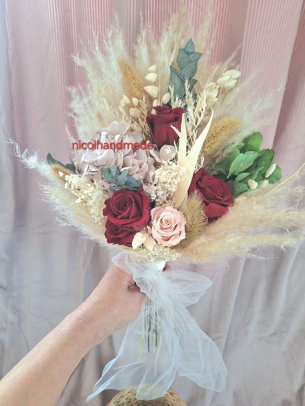 Buchet mireasa trandafiri rosii