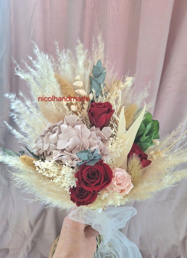 Buchet mireasa trandafiri rosii
